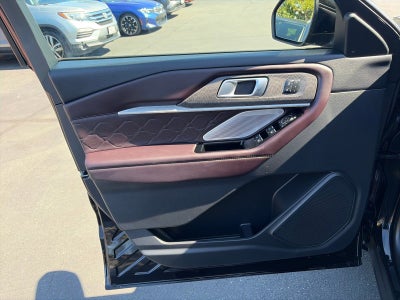 2025 Ford Explorer Platinum