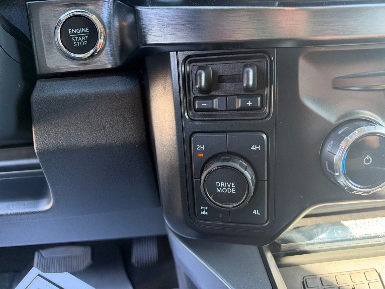 2024 Ford Super Duty F-250 SRW LARIAT