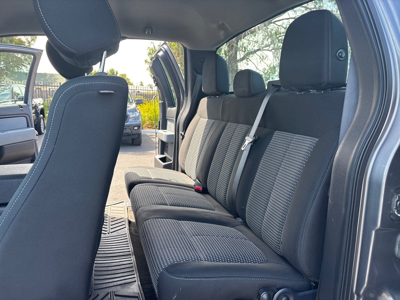 2014 Ford F-150 2WD SUPERCAB 145 STX
