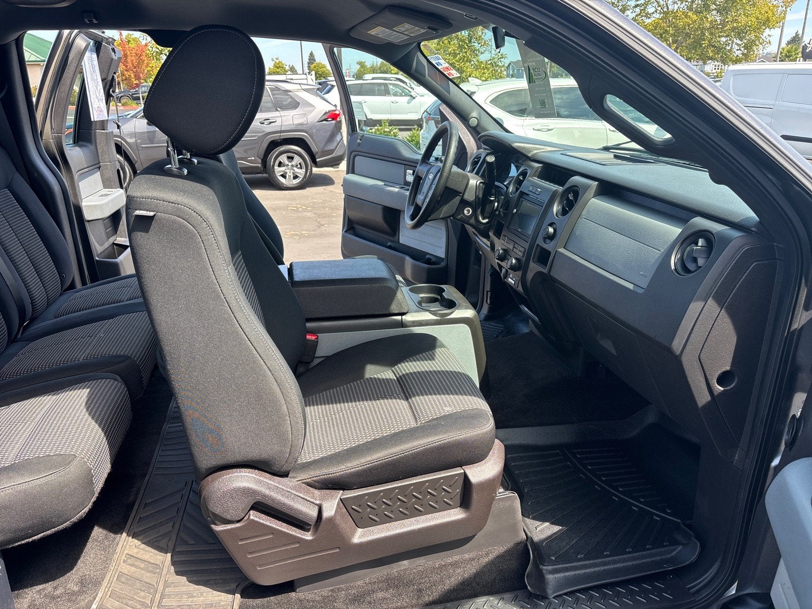2014 Ford F-150 2WD SUPERCAB 145 STX
