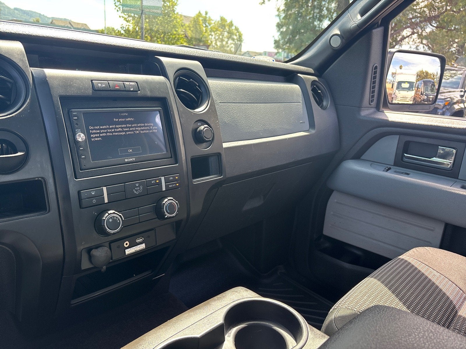 2014 Ford F-150 2WD SUPERCAB 145 STX
