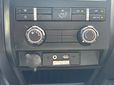 2014 Ford F-150 2WD SUPERCAB 145 STX