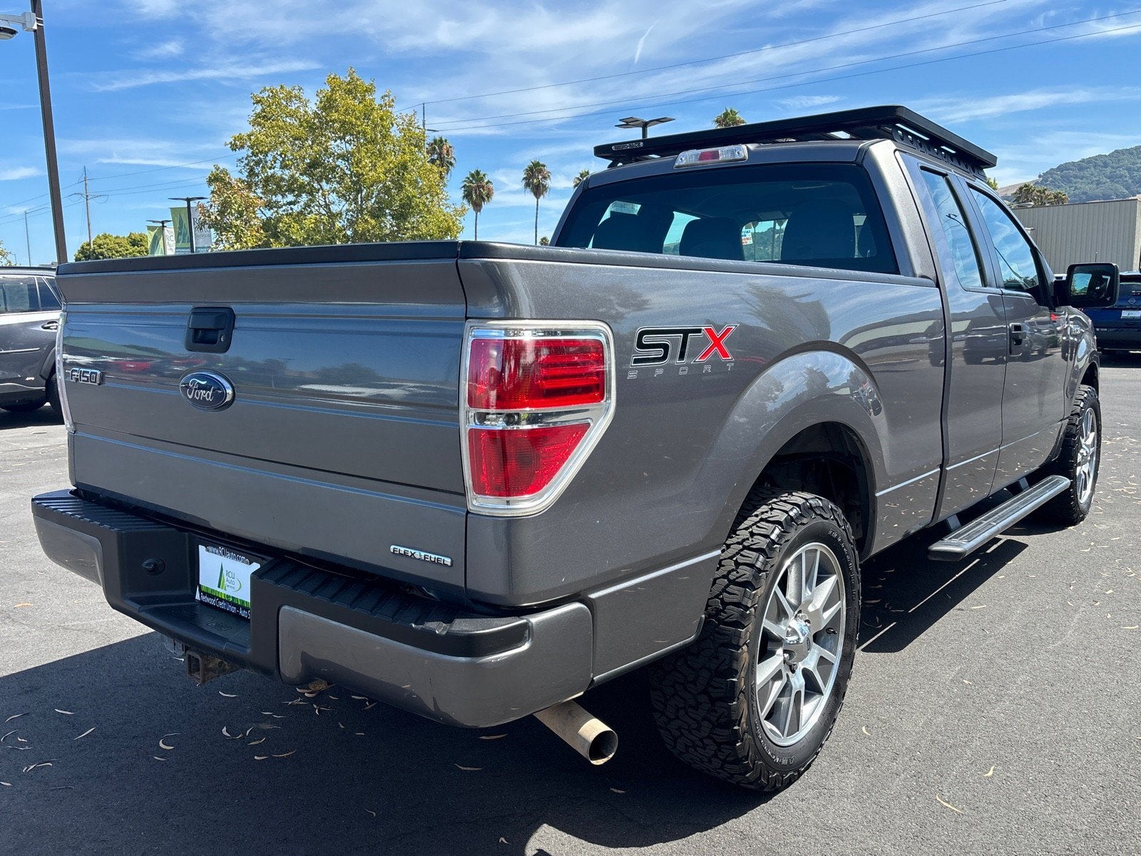 2014 Ford F-150 2WD SUPERCAB 145 STX
