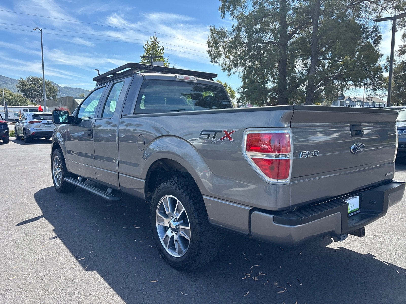 2014 Ford F-150 2WD SUPERCAB 145 STX