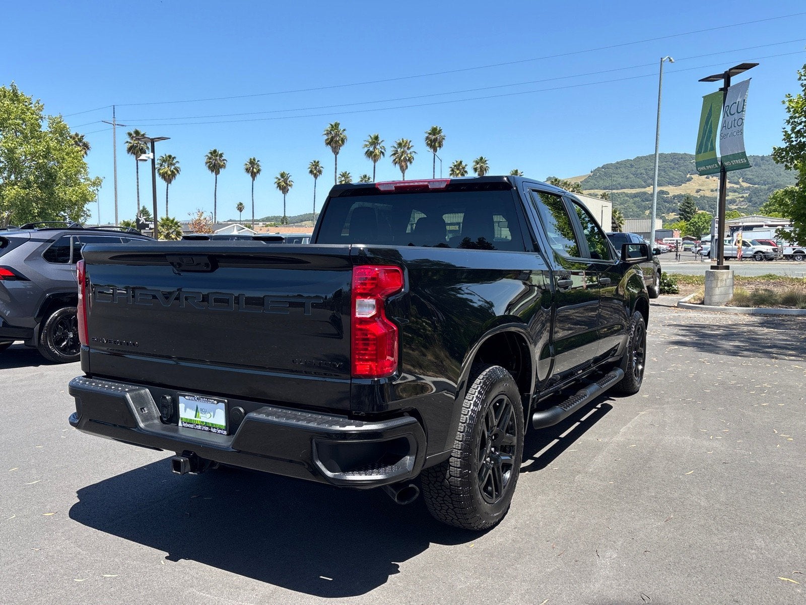 2025 Chevrolet Silverado 1500 Custom
