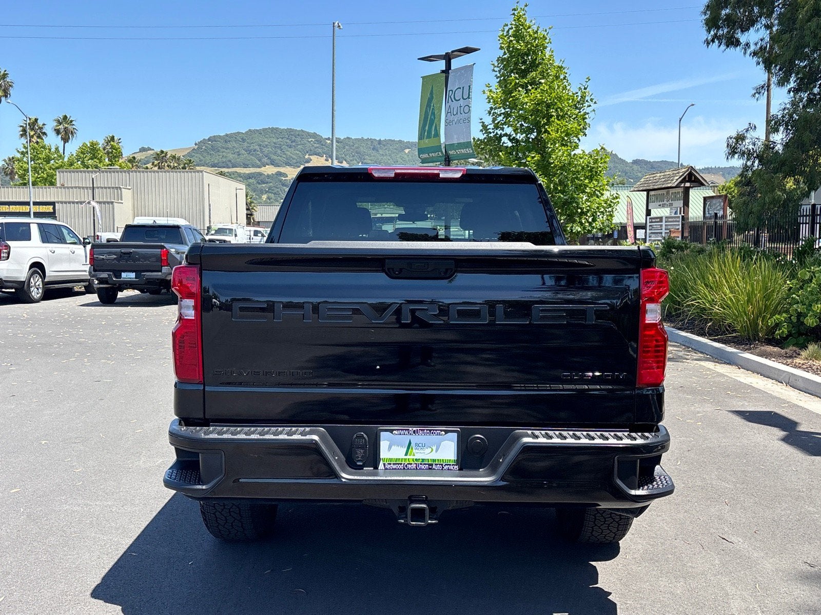 2025 Chevrolet Silverado 1500 Custom