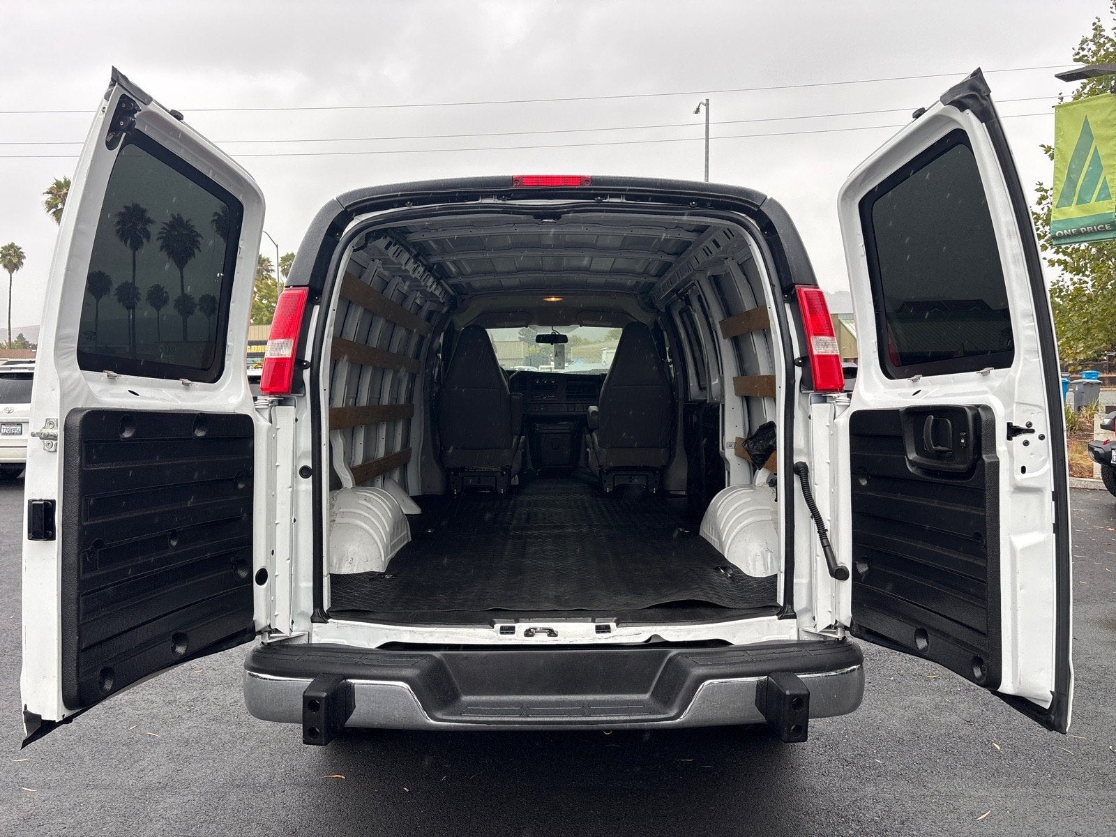 2019 Chevrolet Express Cargo Van RWD 2500 135