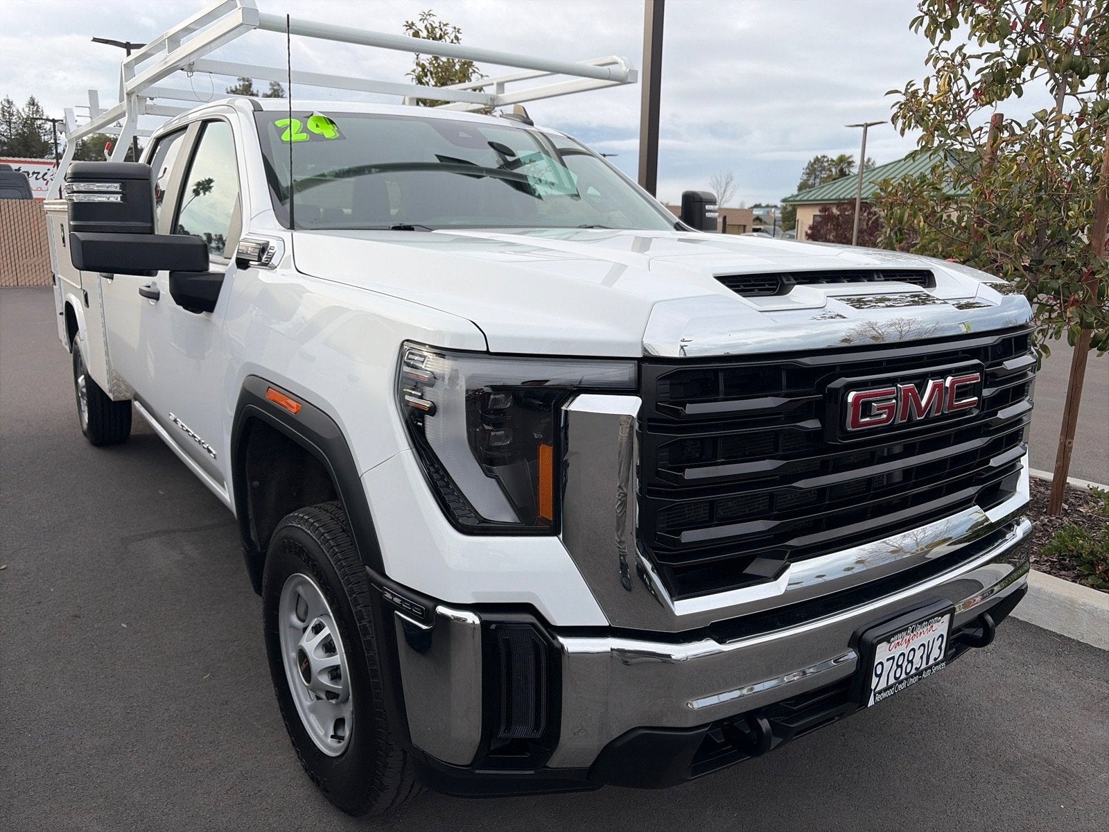 2024 GMC Sierra 2500HD Pro