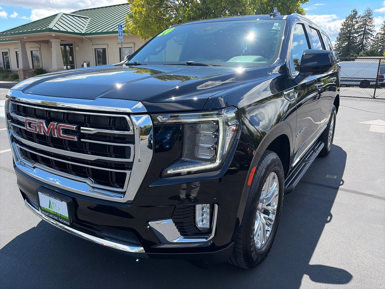 2024 GMC Yukon SLT
