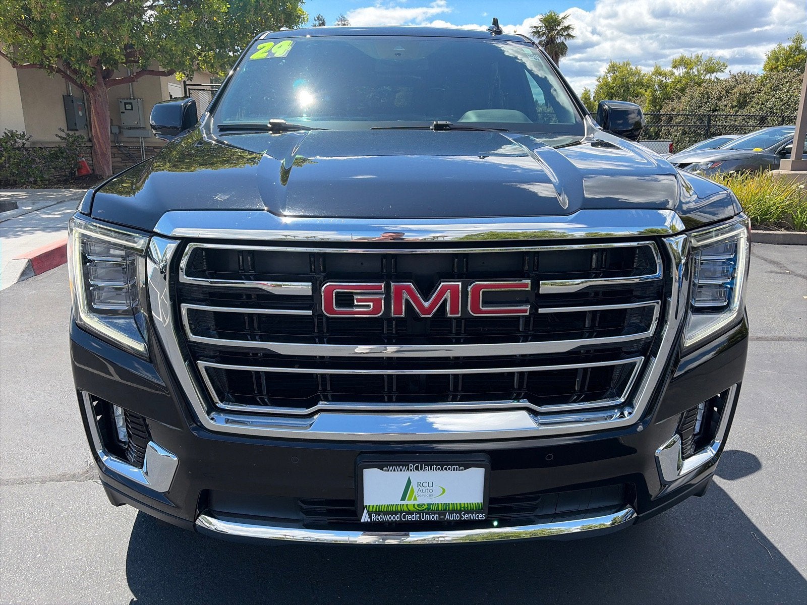 2024 GMC Yukon SLT