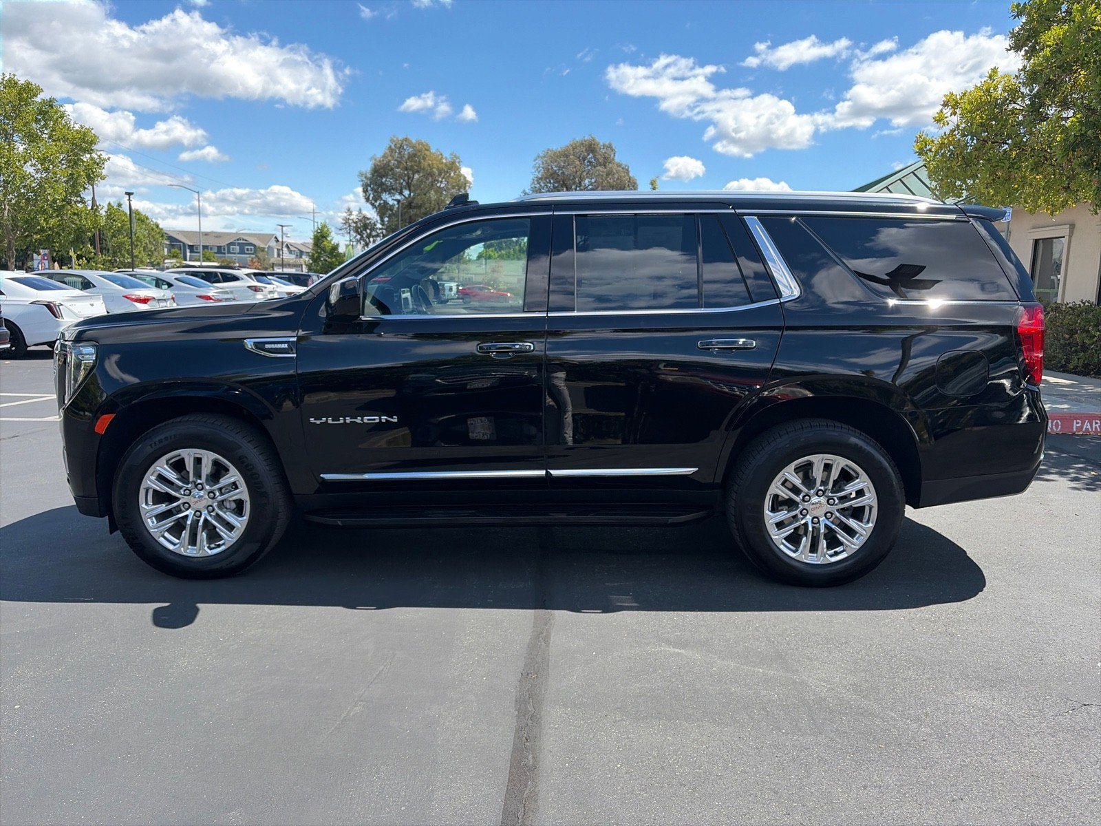 2024 GMC Yukon SLT