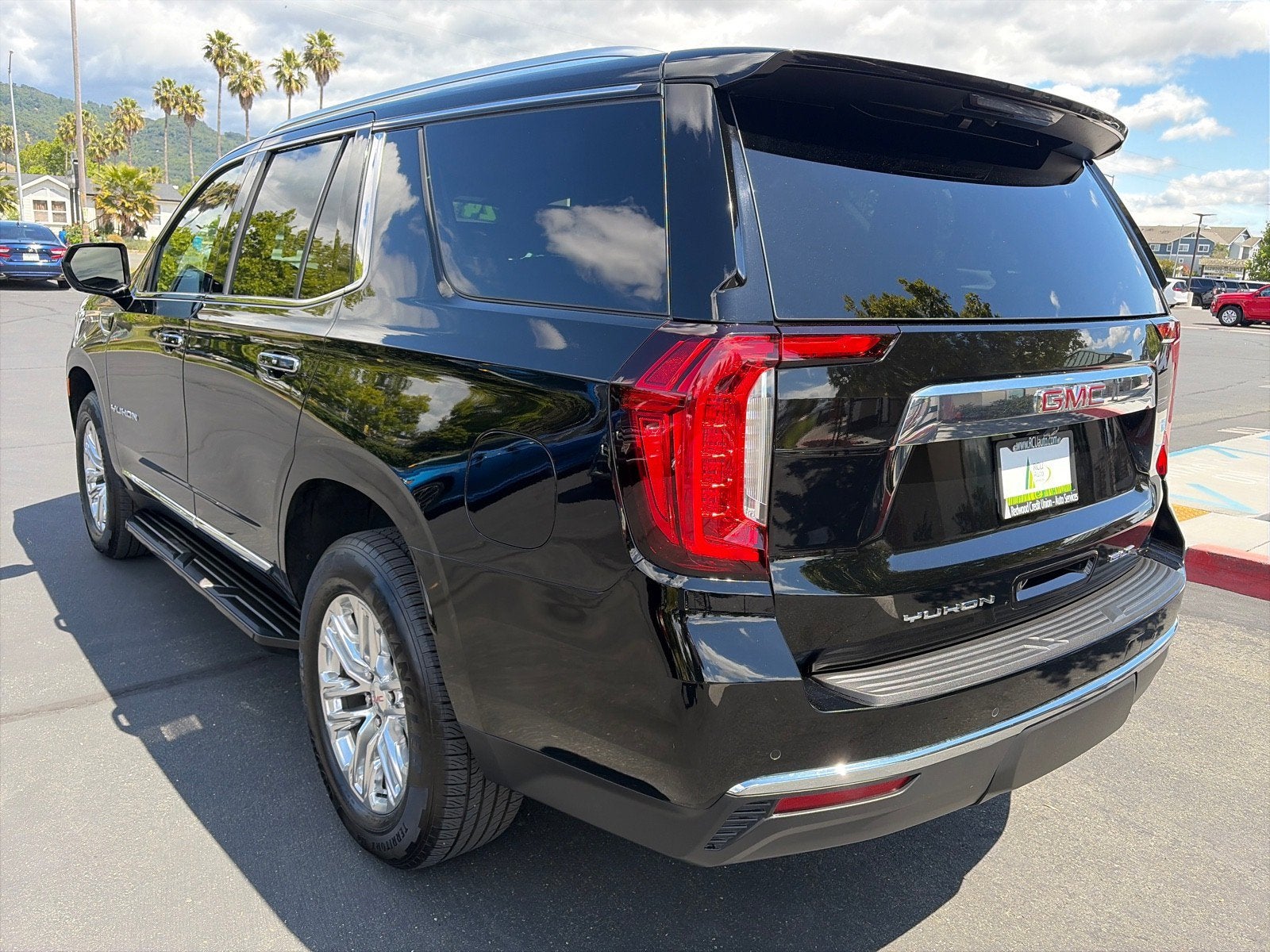 2024 GMC Yukon SLT