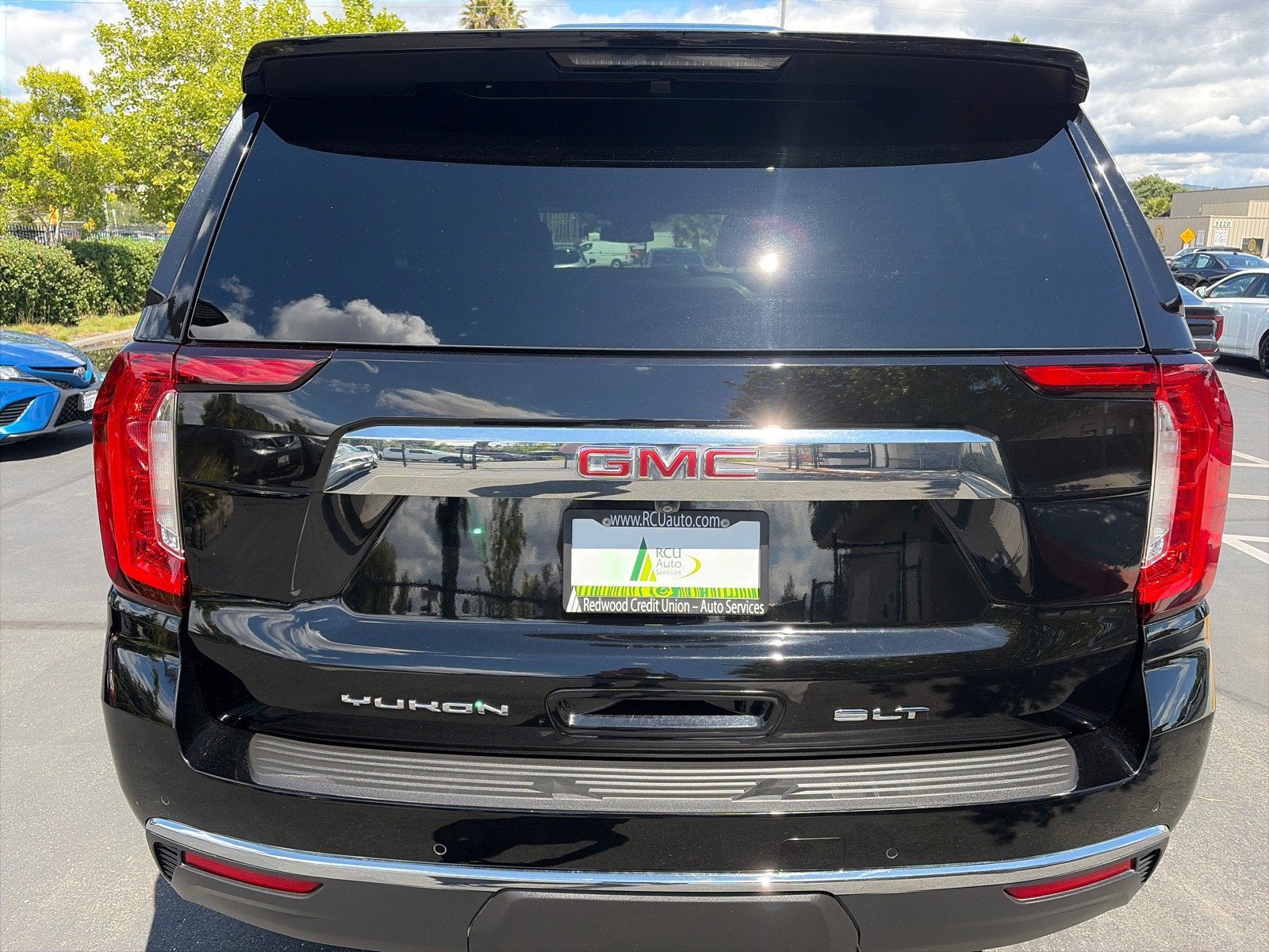 2024 GMC Yukon SLT