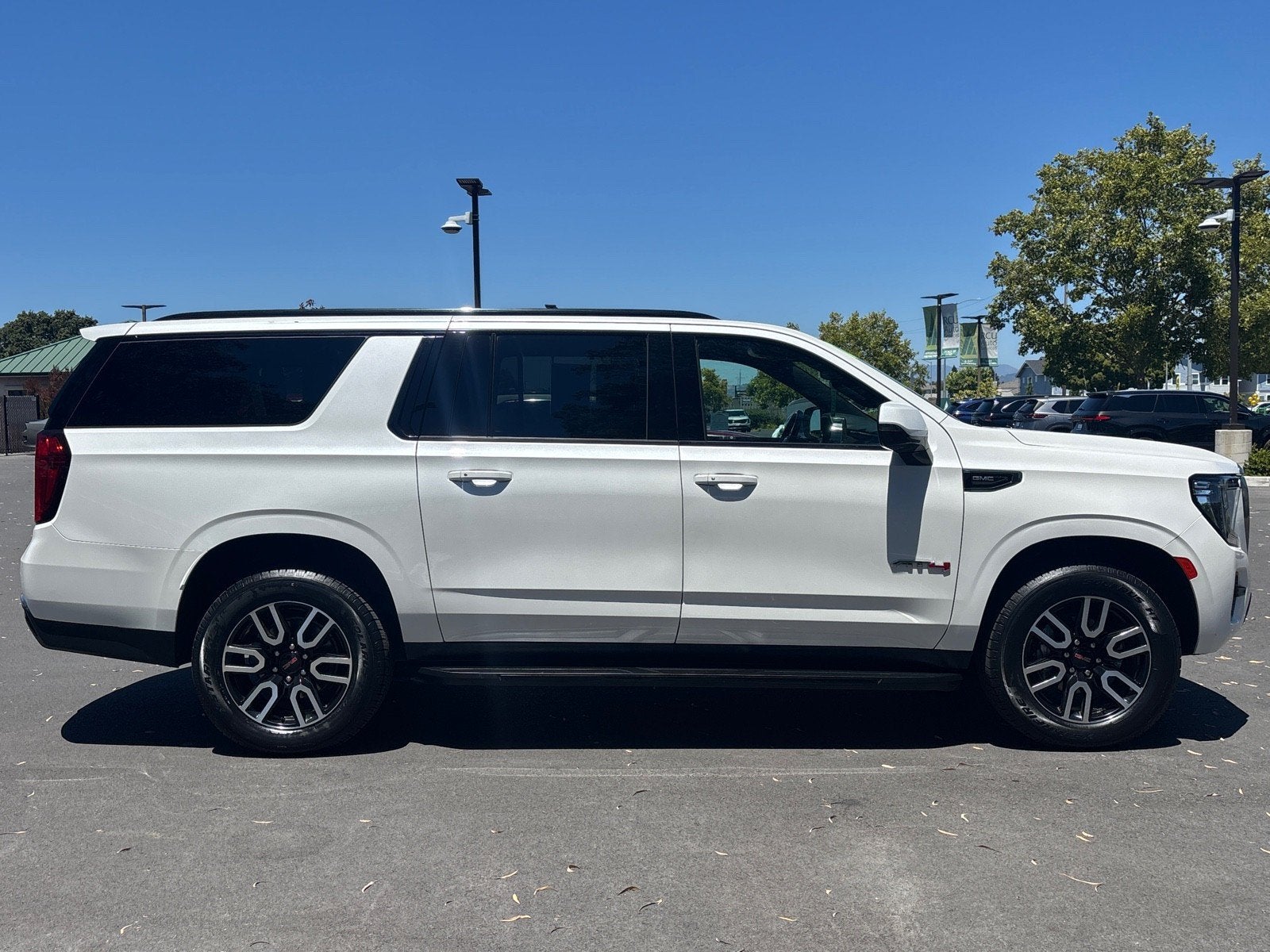 2021 GMC Yukon XL AT4