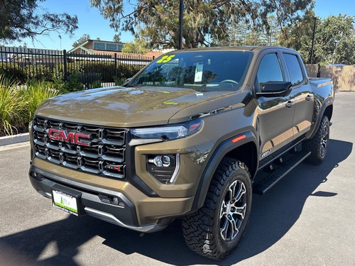 2025 GMC Canyon 4WD AT4