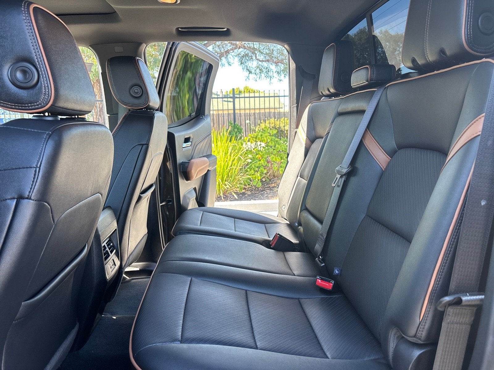 2025 GMC Canyon 4WD AT4