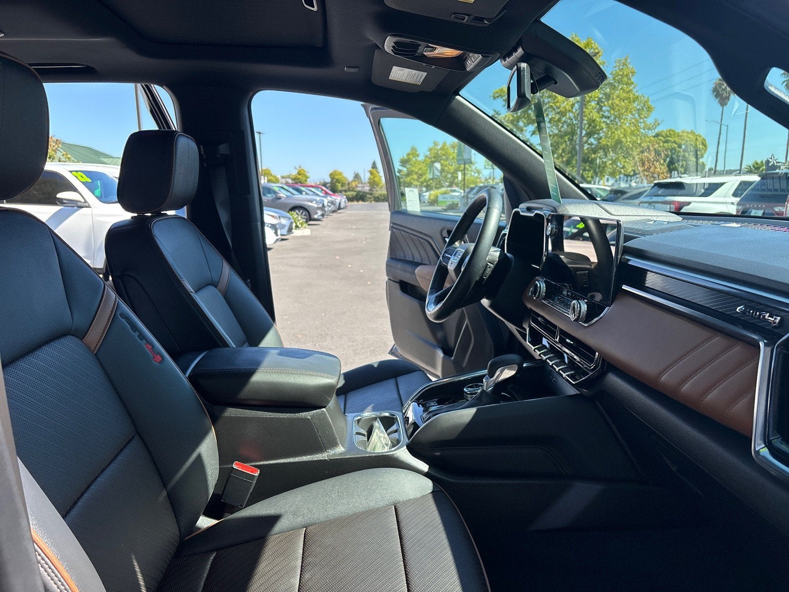 2025 GMC Canyon 4WD AT4