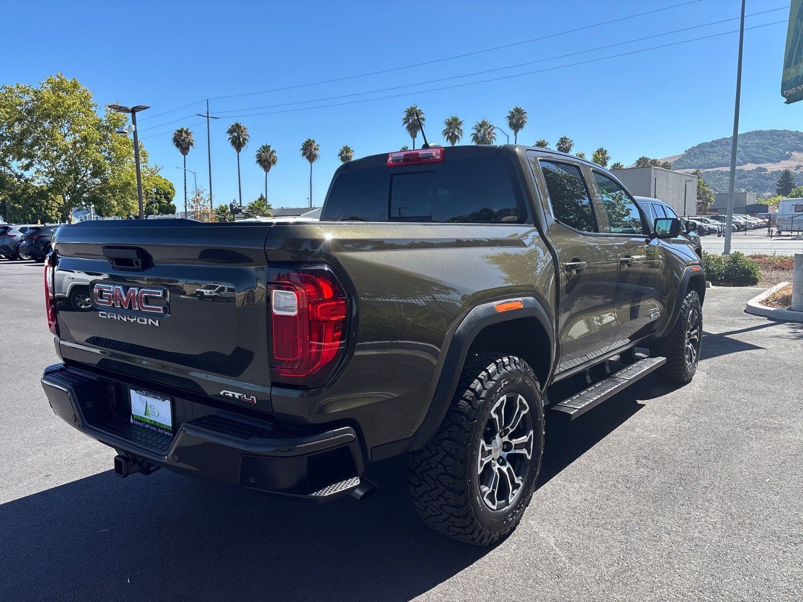 2025 GMC Canyon 4WD AT4