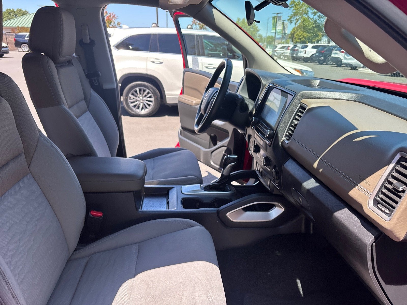 2024 Nissan Frontier SV