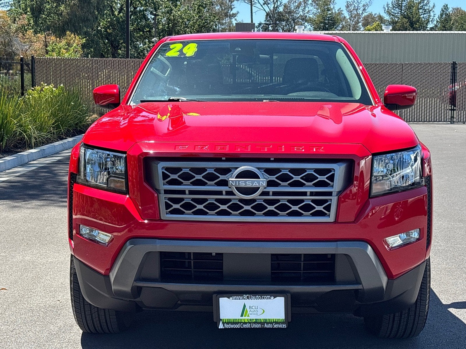 2024 Nissan Frontier SV