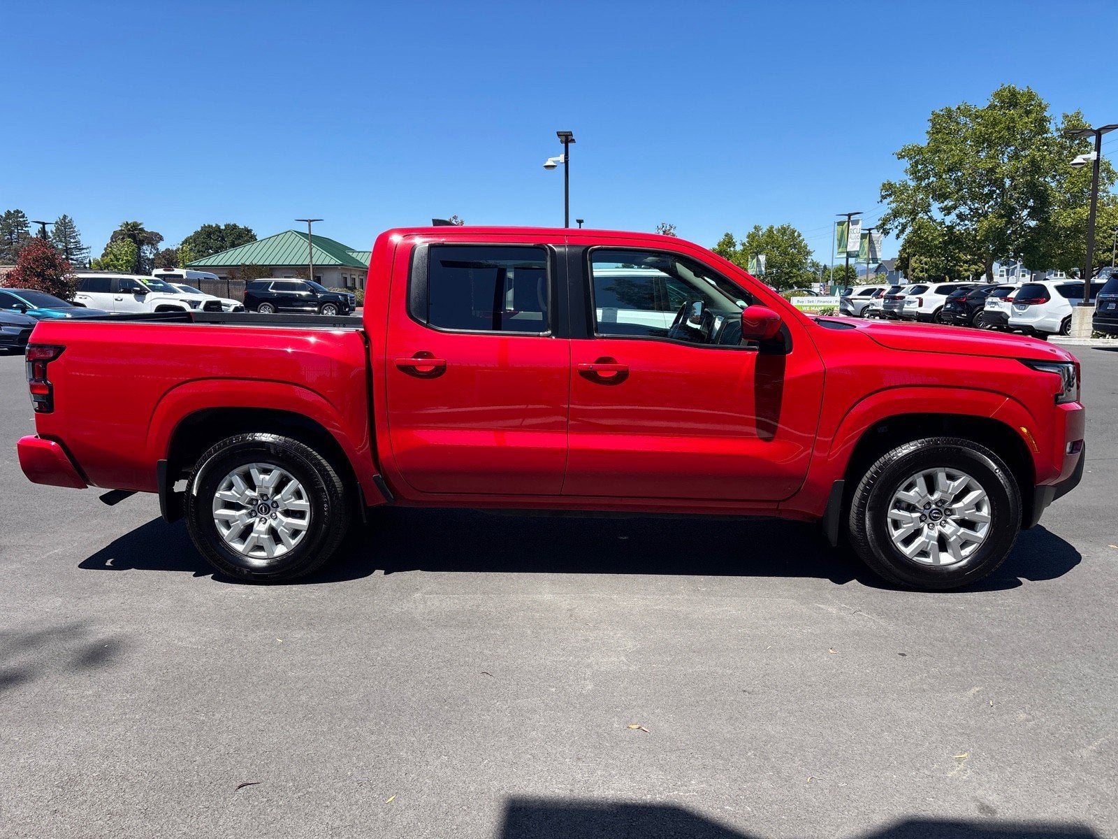 2024 Nissan Frontier SV