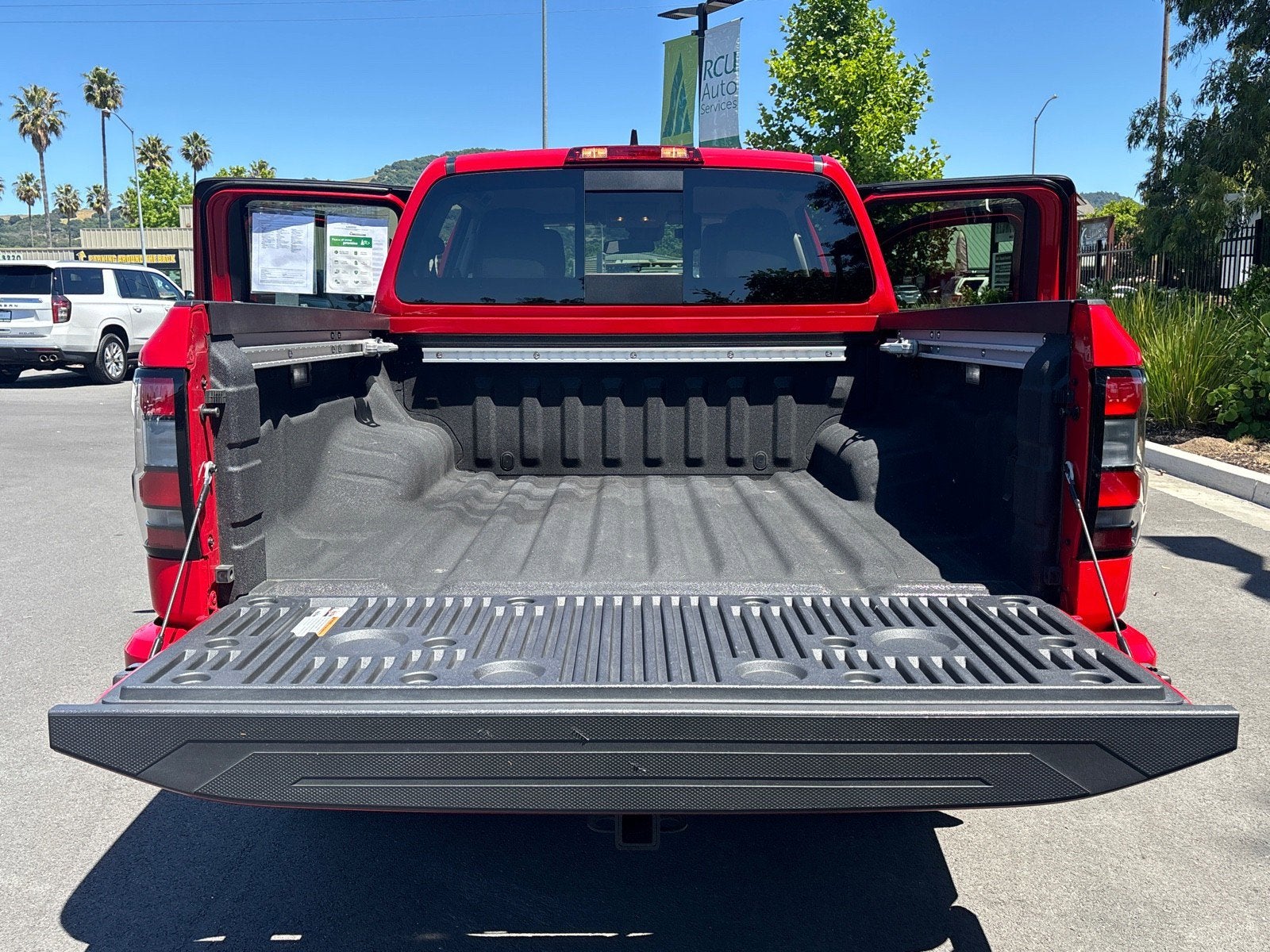 2024 Nissan Frontier SV