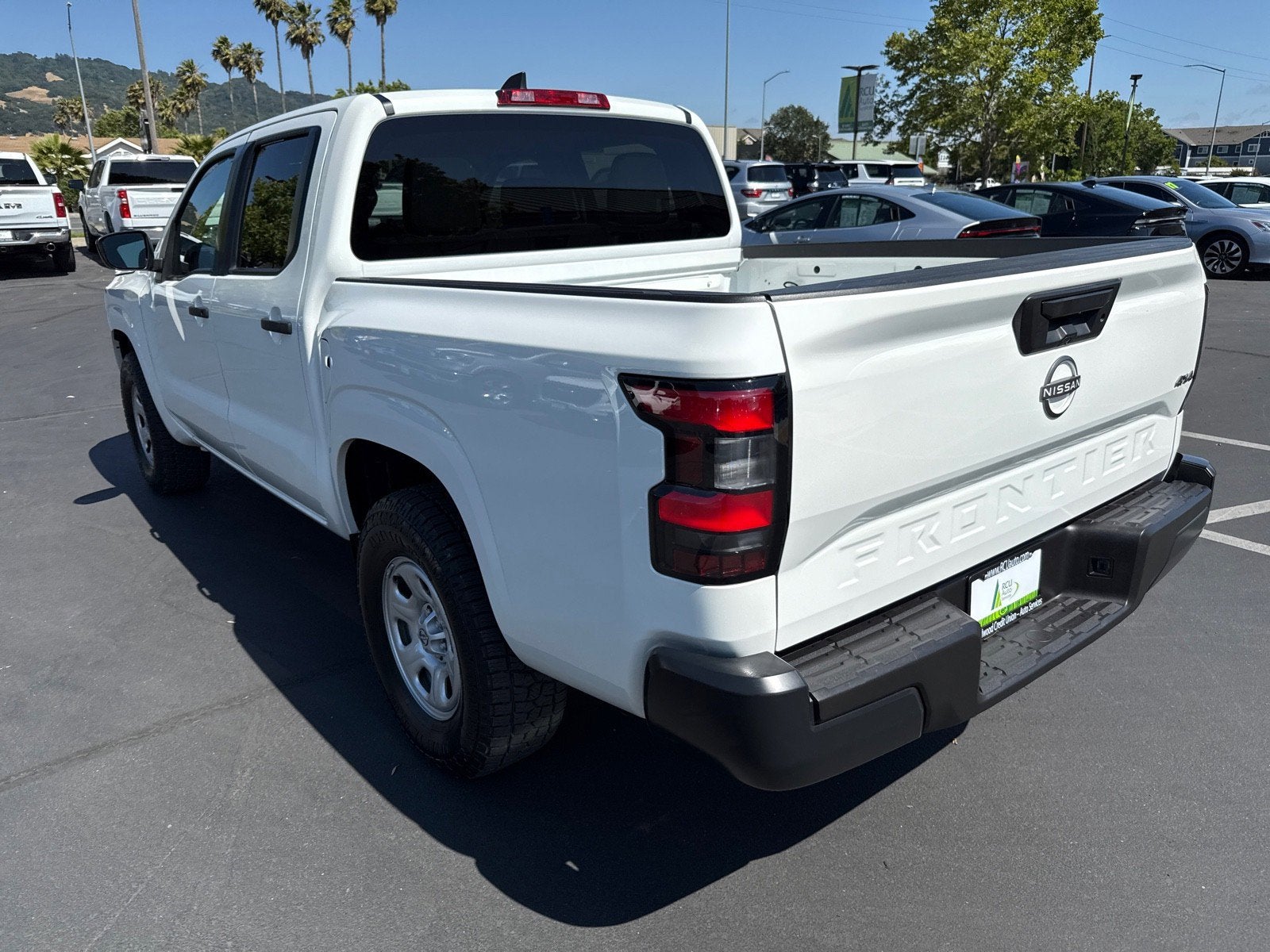 2023 Nissan Frontier S