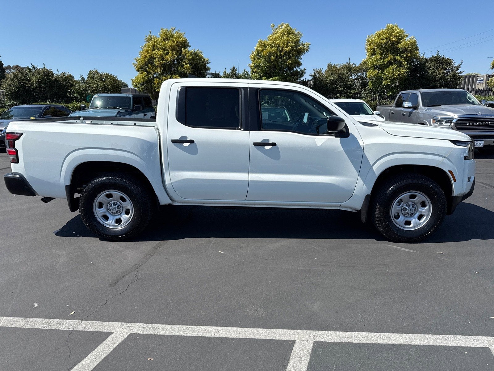 2023 Nissan Frontier S