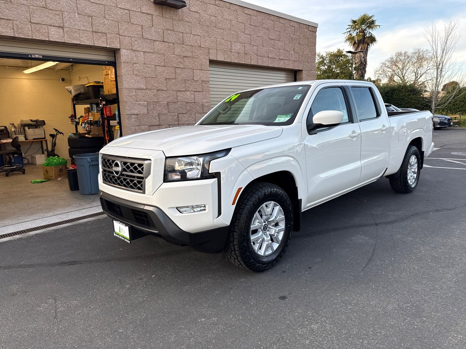 2024 Nissan Frontier SV
