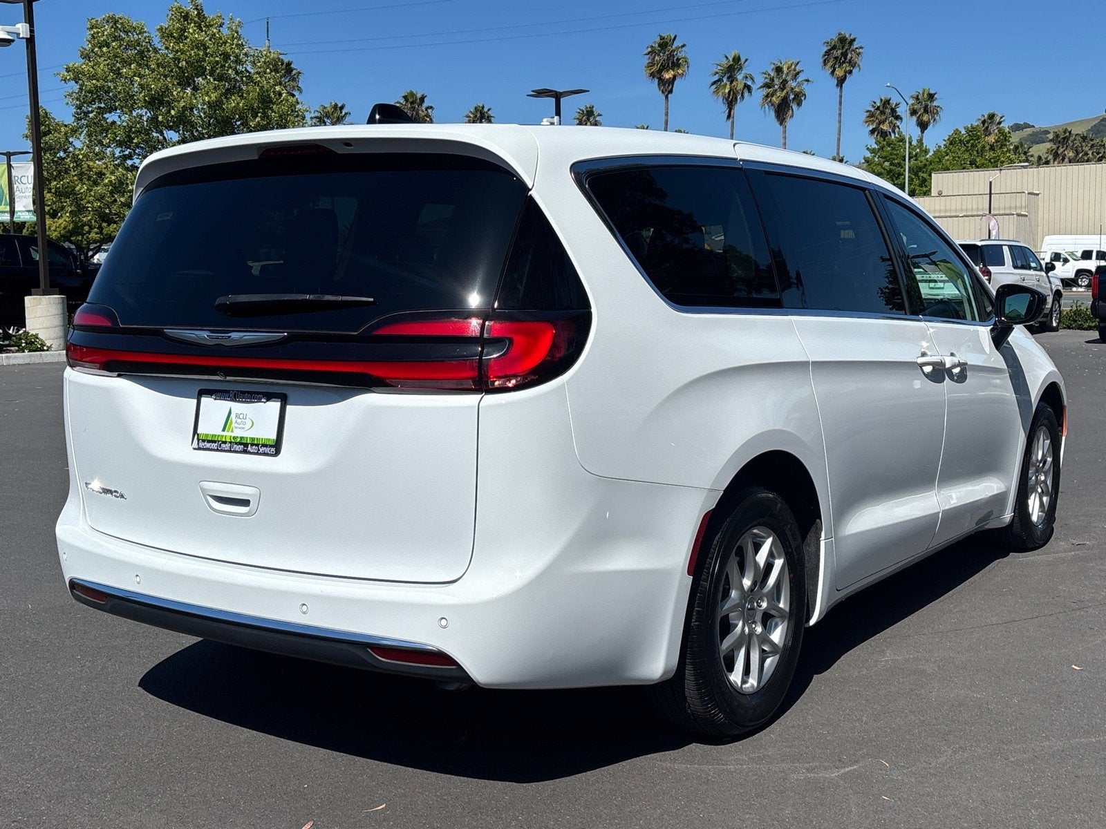 2024 Chrysler Pacifica Touring L