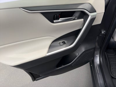 2020 Toyota RAV4 Hybrid XLE