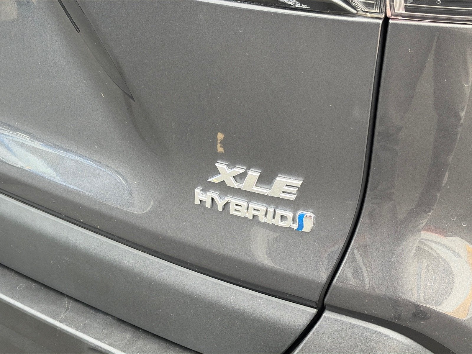 2020 Toyota RAV4 Hybrid XLE