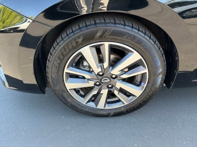 2023 Nissan Versa SV