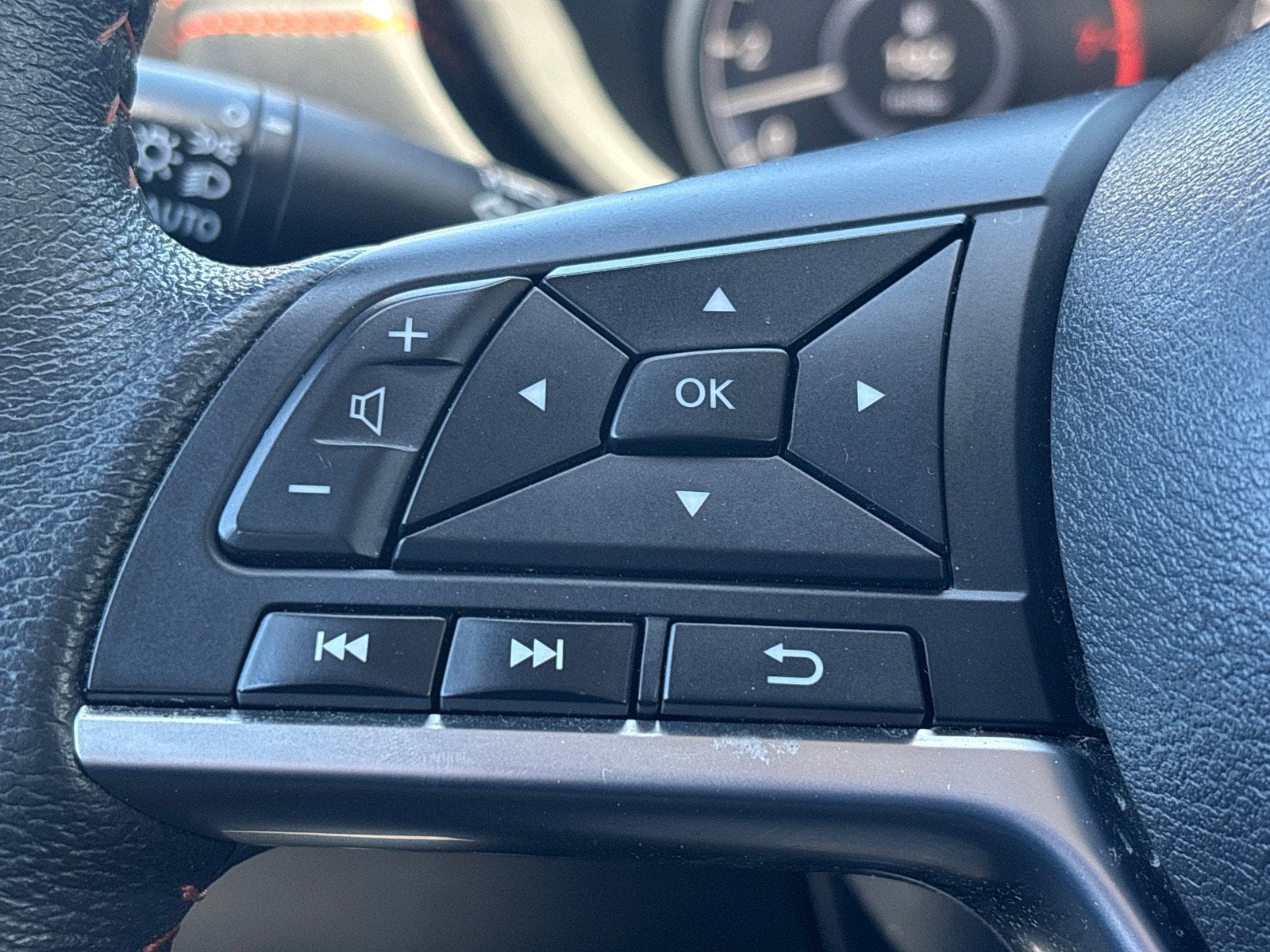2024 Nissan Versa SR
