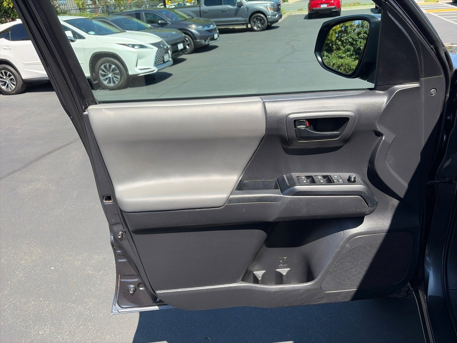 2022 Toyota Tacoma 4WD SR
