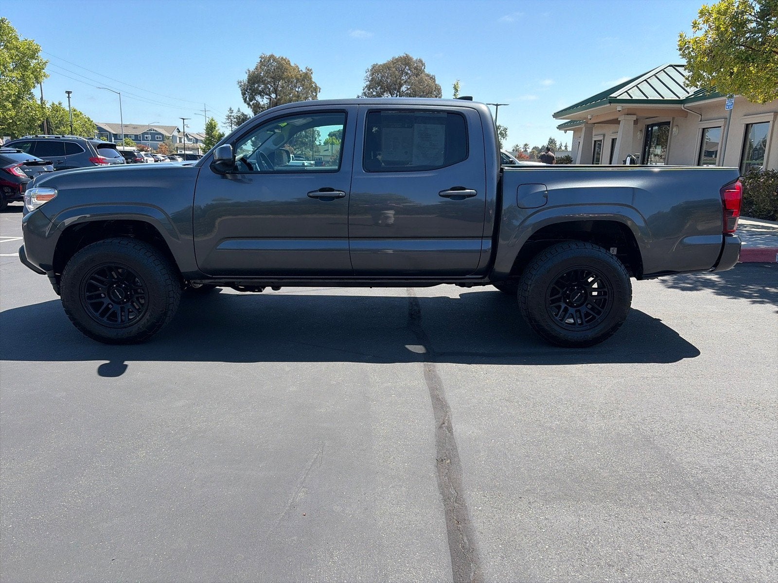 2022 Toyota Tacoma 4WD SR