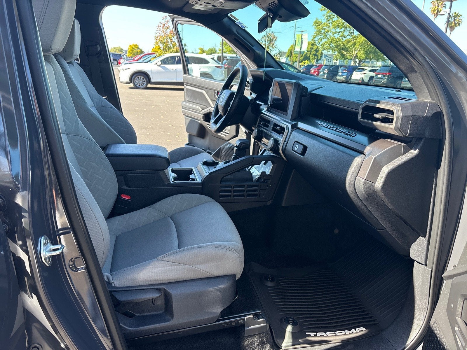 2025 Toyota Tacoma 4WD SR5