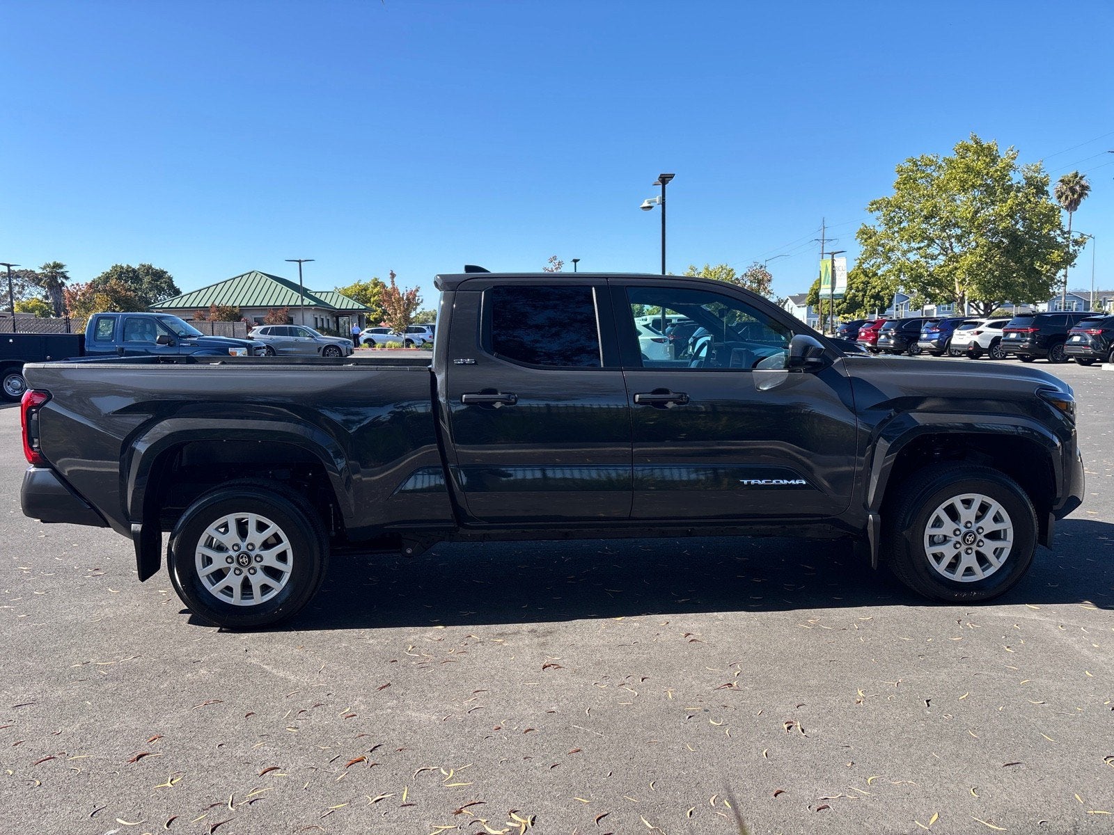 2025 Toyota Tacoma 4WD SR5