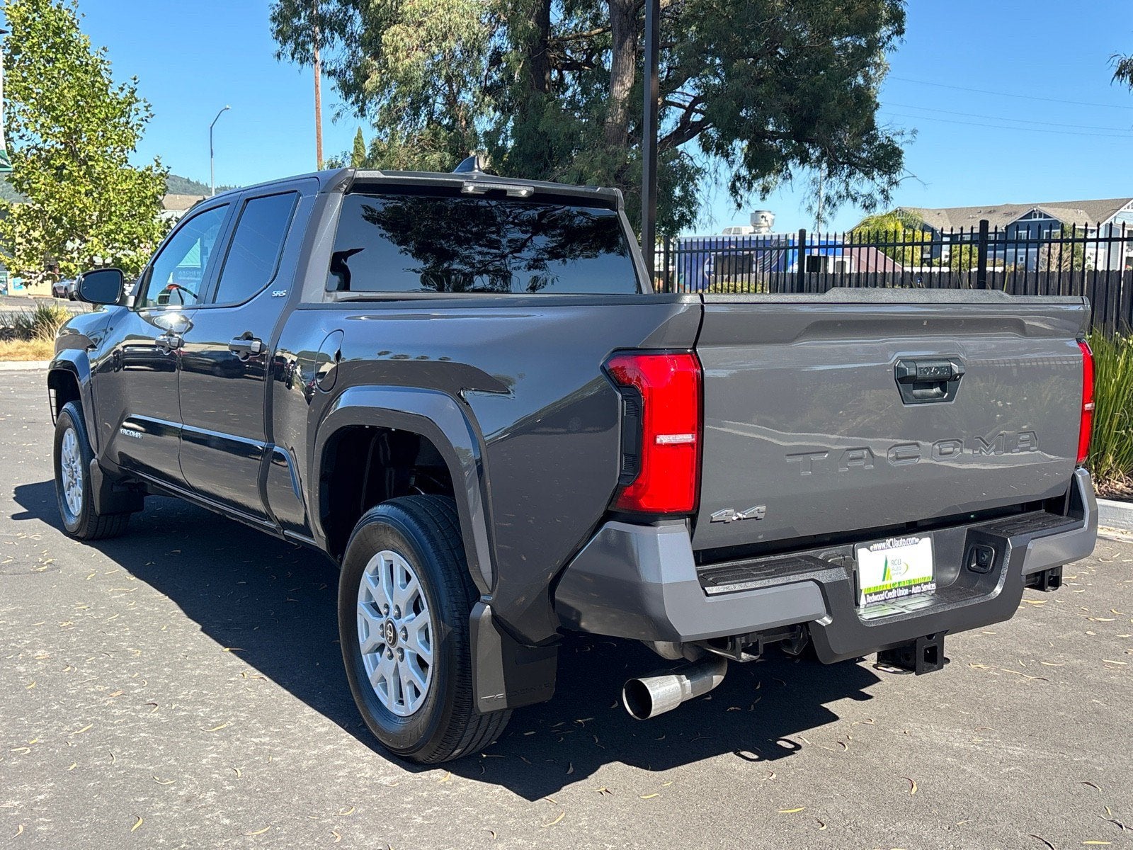 2025 Toyota Tacoma 4WD SR5