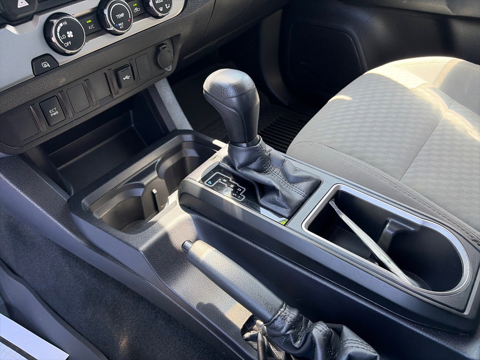 2022 Toyota Tacoma 2WD SR5