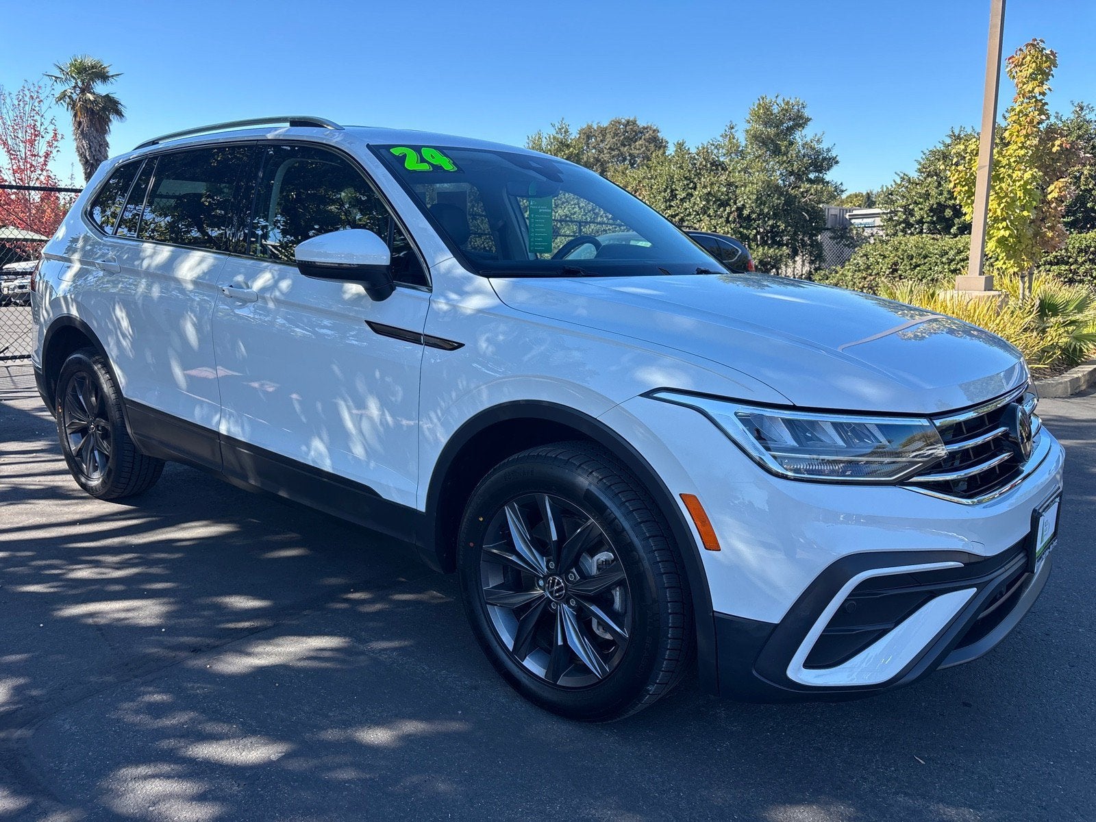 2024 Volkswagen Tiguan SE