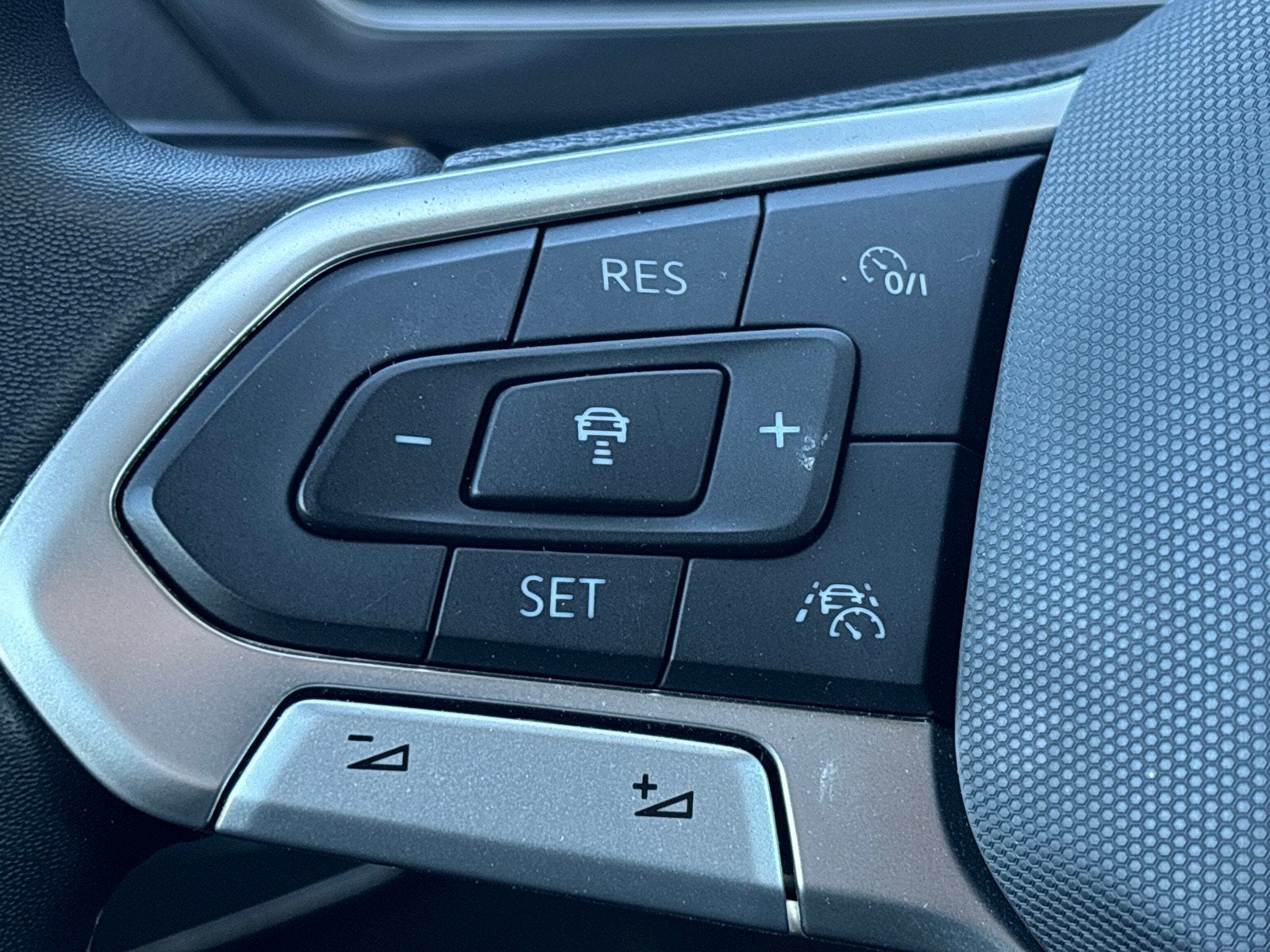 2023 Volkswagen Tiguan S