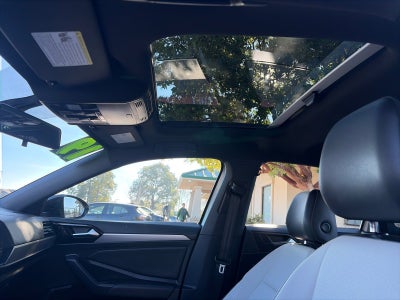 2019 Volkswagen Jetta R-Line