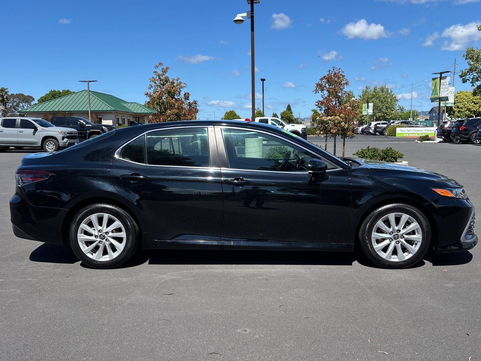 2022 Toyota Camry LE