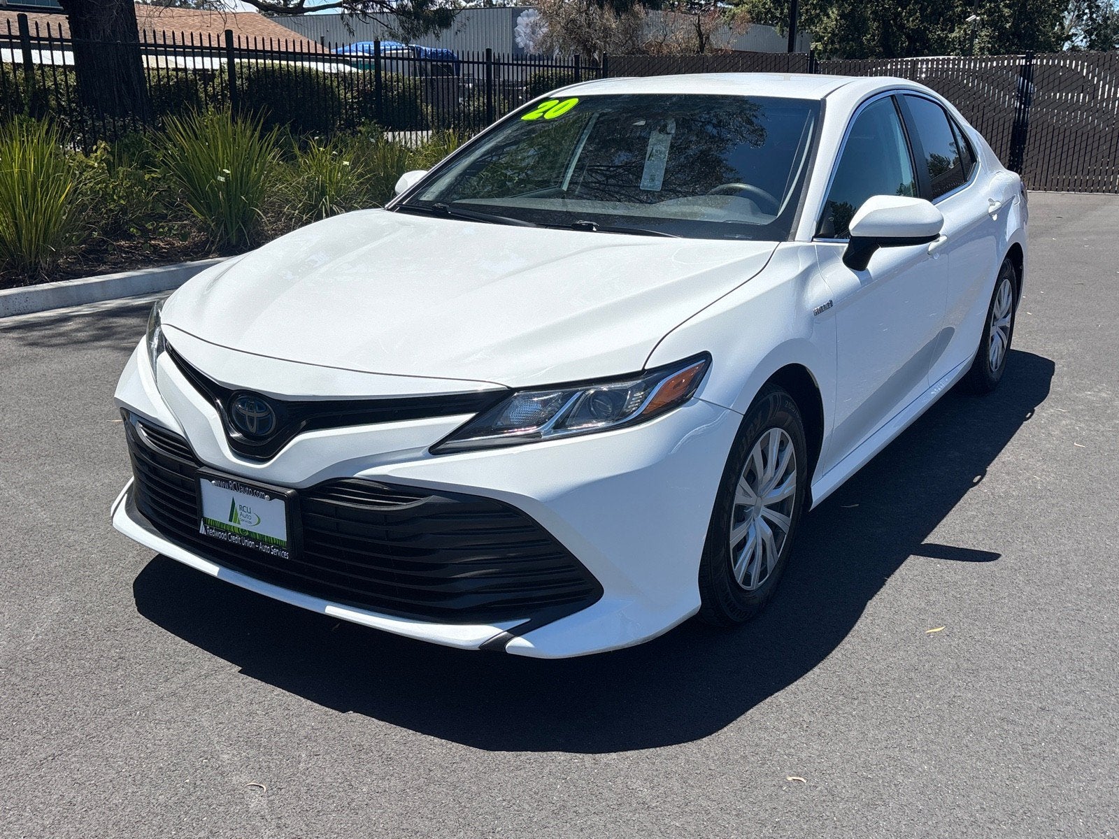 2020 Toyota Camry Hybrid LE