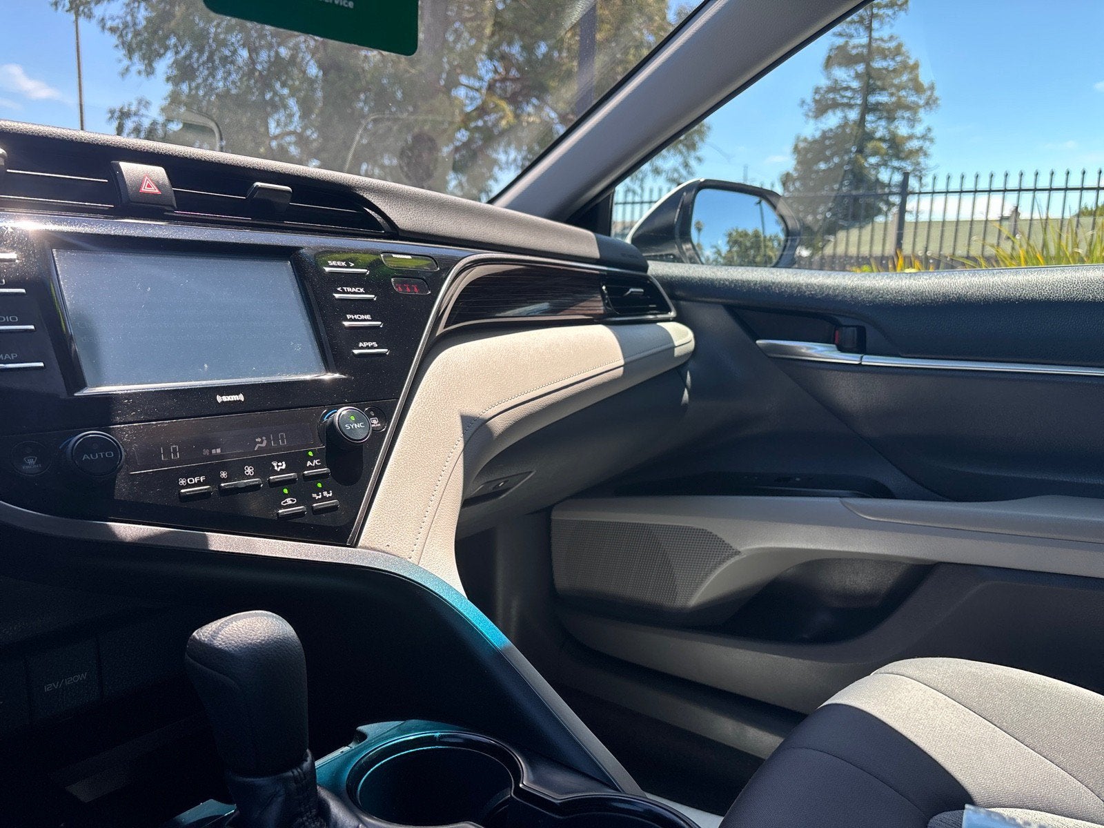 2020 Toyota Camry Hybrid LE