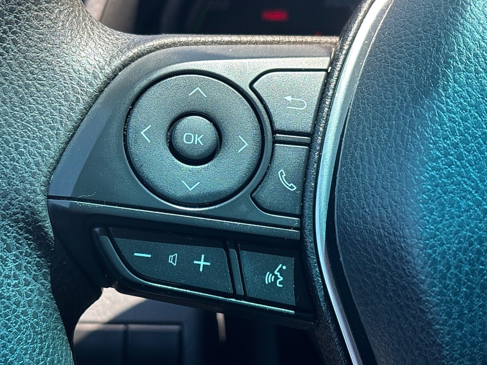 2020 Toyota Camry Hybrid LE