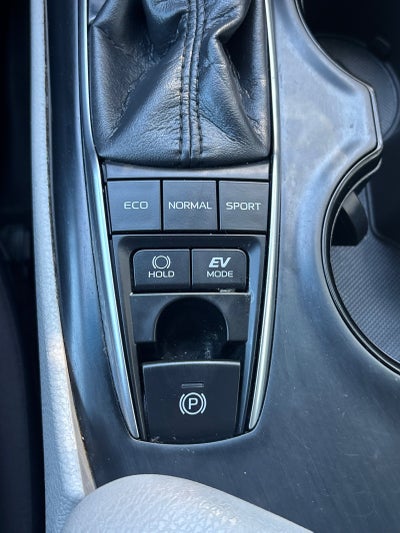 2020 Toyota Camry Hybrid LE