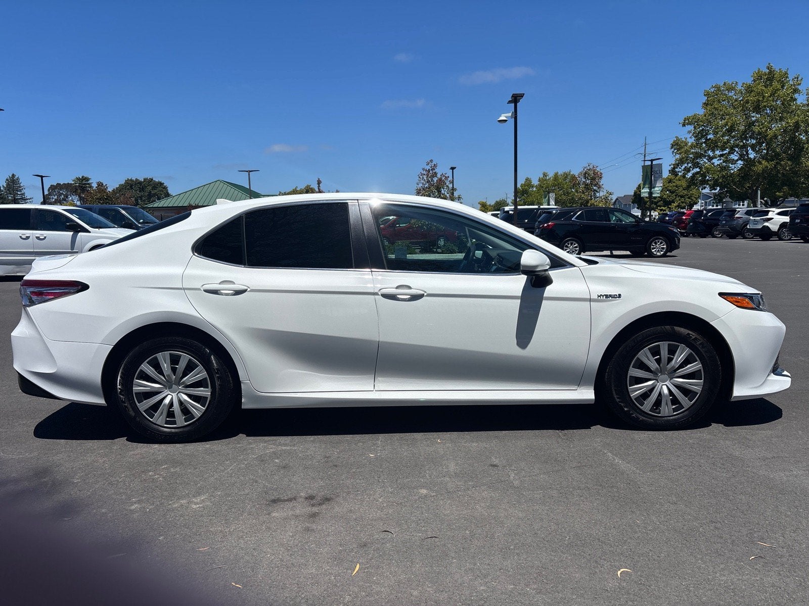 2020 Toyota Camry Hybrid LE