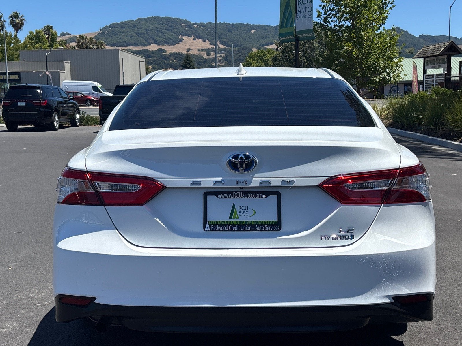 2020 Toyota Camry Hybrid LE
